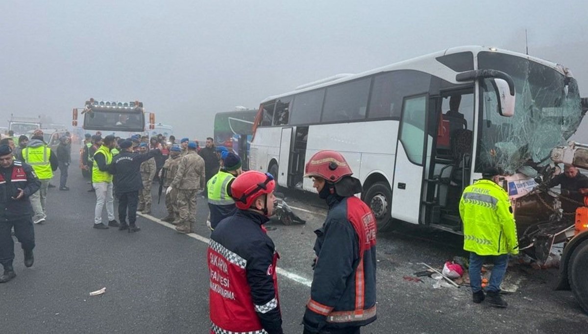 Kuzey Marmara Otoyolu'nda 11 kişinin öldüğü kazada tutuklu sanıklara tahliye Kuzey Marmara Otoyolu'nda 11 kişinin öldüğü kazada tutuklu sanıklara tahliye
