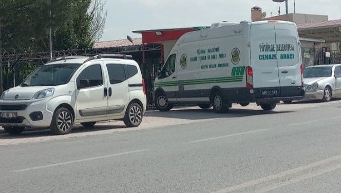 Tartıştığı arkadaşını bıçakladı