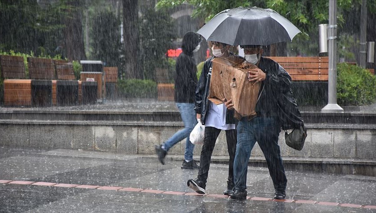 Meteoroloji'den İstanbul için sağanak uyarısı