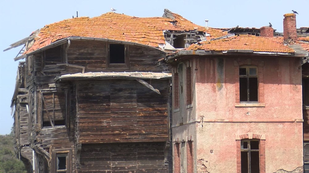 Restorasyonuna henüz başlanmayan Büyükada Rum Yetimhanesi'nin son durumu - 4