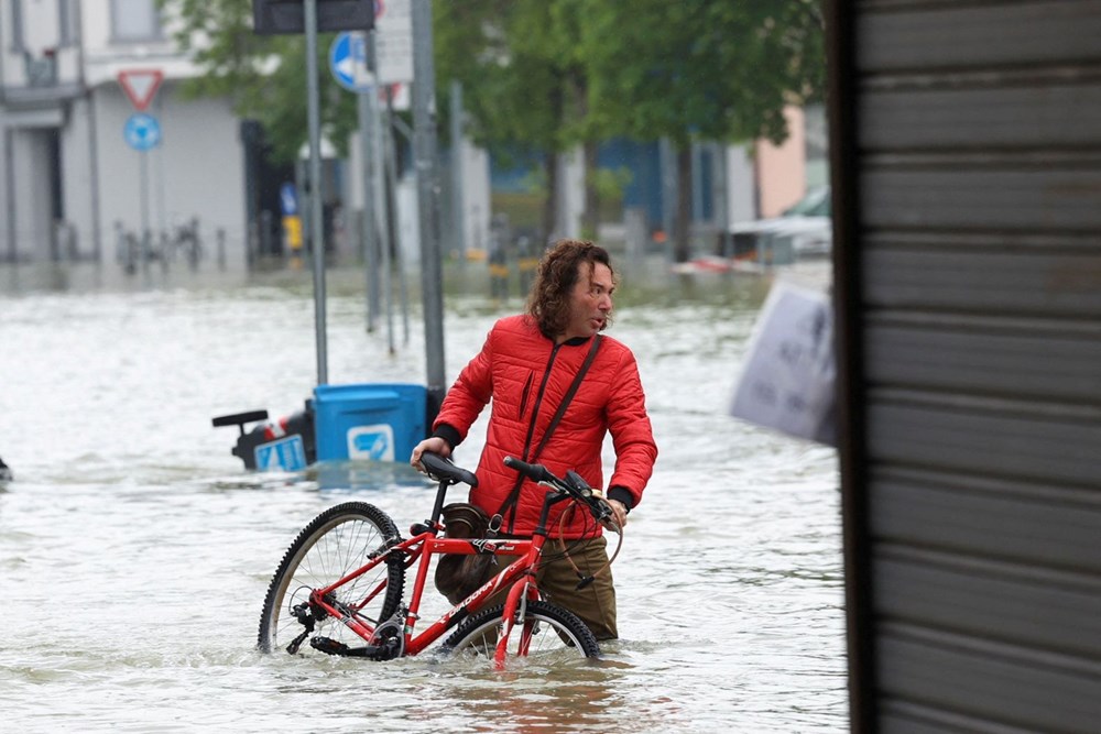 İtalya'da sel felaketi: Ölenlerin sayısı 15'e yükseldi - 9