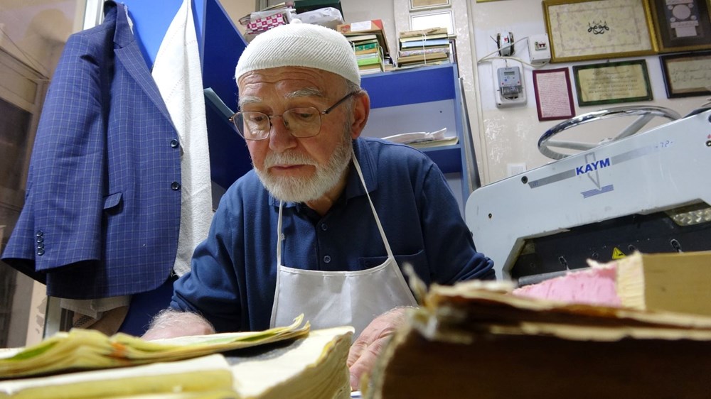 Mahmut Amca'nın 70 Yıllık Tutkusu: Ciltçilik Bir Gönül İşi 74 ii KZoHo0EKc4psz3837Kg