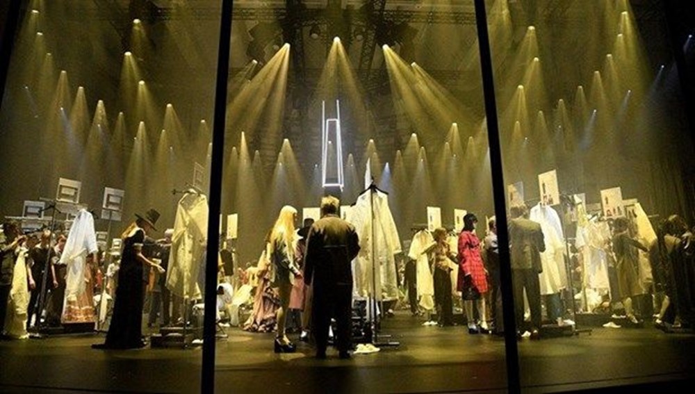 Corona virüs gösteri dünyasını vurmaya devam ediyor Corona virüs gösteri dünyasını vurmaya devam ediyor