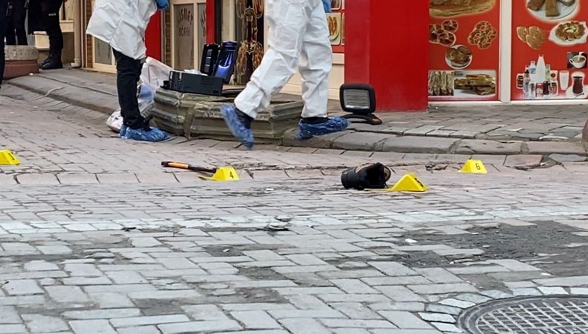 Zeytinburnu’nda baltalı dehşet (Arkadaşının başını kesip balkondan attı) Zeytinburnu’nda baltalı dehşet (Arkadaşının başını kesip balkondan attı)
