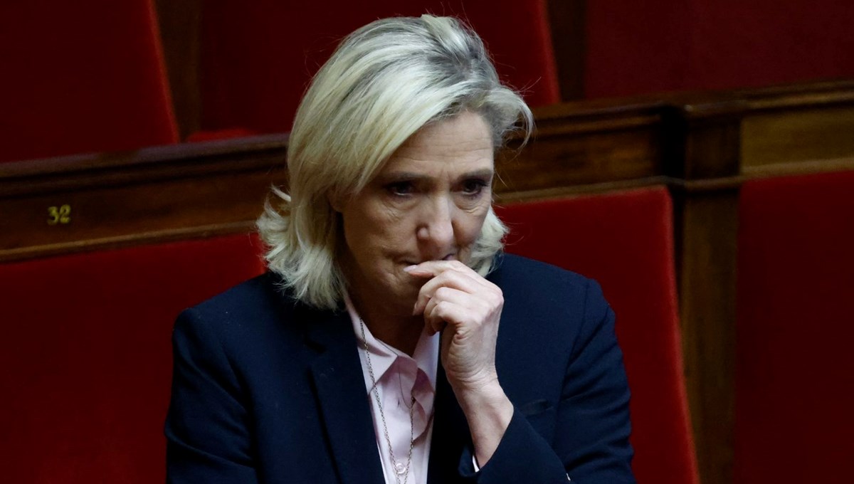 Le Pen, AB fonlarını zimmetine geçirdiği gerekçesiyle yargılanacak Le Pen, AB fonlarını zimmetine geçirdiği gerekçesiyle yargılanacak