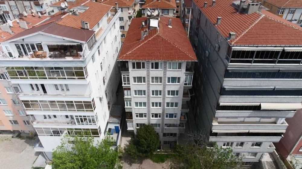 Bakanlık harekete geçti: Sarsıntıdan sonra riskli binalar boşaltıldı 75