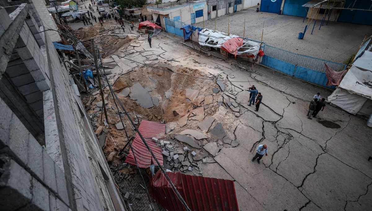 İsrail, Gazze'de yine hastane vurdu: 34 kişi öldü