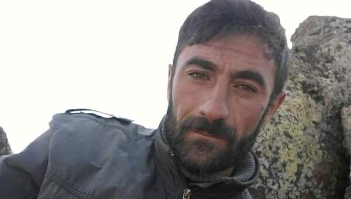 Su sıçratma kavgasında kan aktı: 1 ölü, 2 yaralı Su sıçratma kavgasında kan aktı: 1 ölü, 2 yaralı