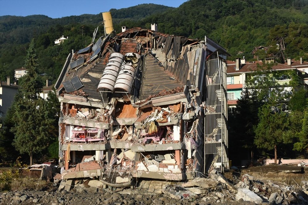 Batı Karadeniz'de sel felaketi: 3 ilde 66 can kaybı - 26