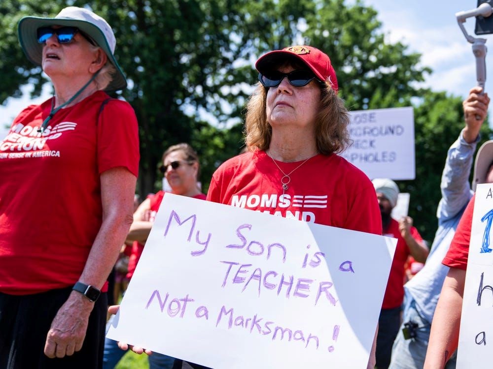 ABD'de tepki çeken karar:Öğretmenler 24 saatte silahlanacak - 2