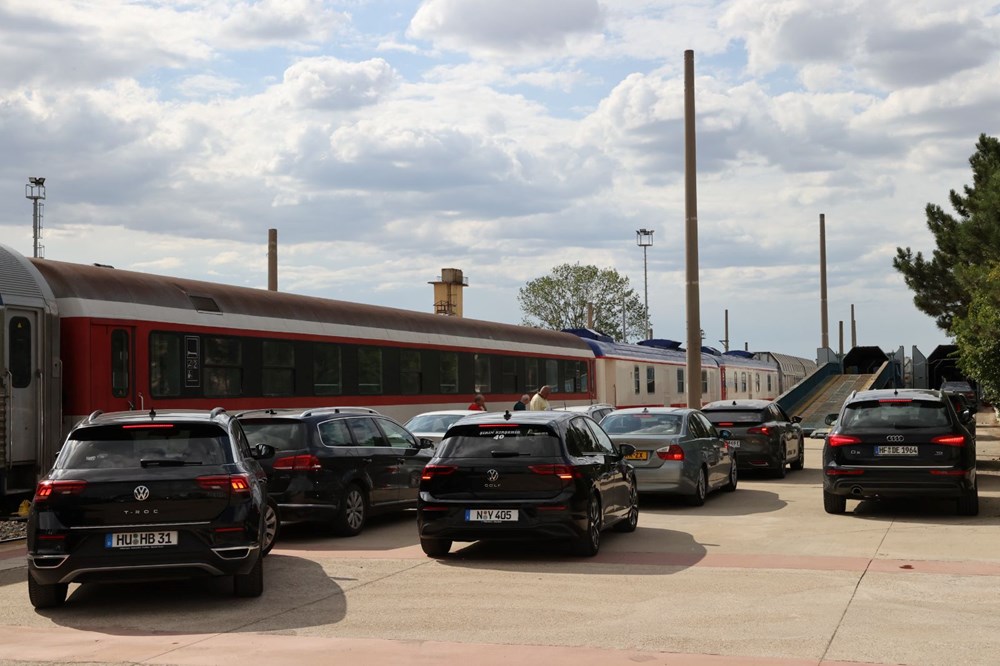 Gurbetçiler arabalı trenle dönüyor | Edirne’den Avusturya’ya 35 saatlik yolculuk - 12
