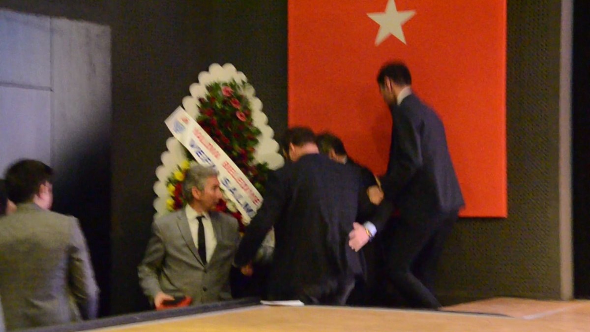 Goc Idaresi Iletisim Dairesi Baskani Dr Kadioglu Kursude Kalp Krizi Gecirdi Ntv