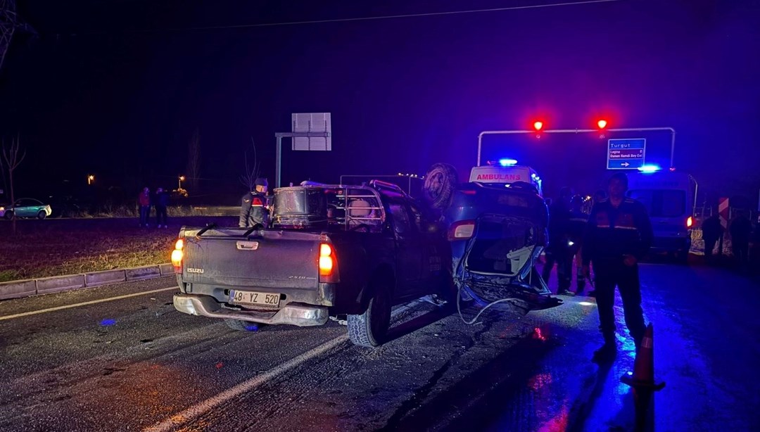 Muğla’da kamyonet ile otomobil çarpıştı: 2 ölü, 2 yaralı