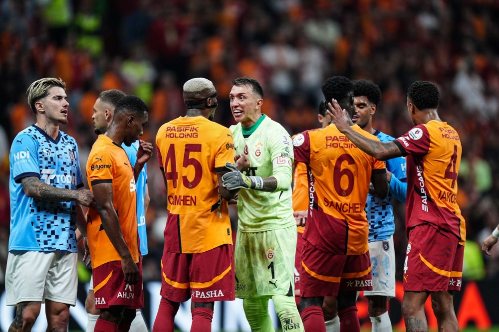 Victor Osimhen çılgına döndü: 5. saniyede başladı, bitiş düdüğüyle birlikte o ismi soyunma odasına çağırdı - 2