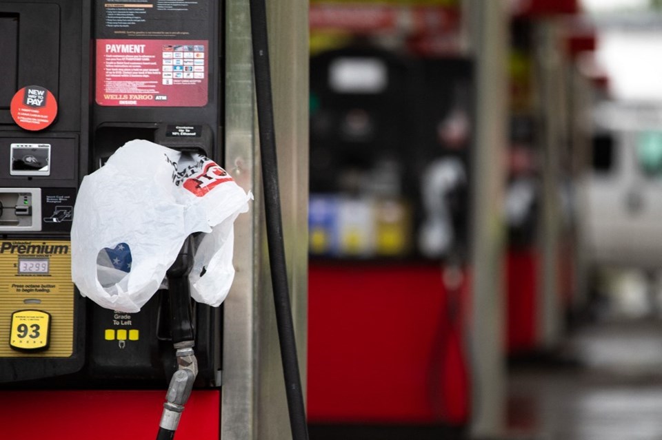 ABD'de petrol sıkıntısı: Benzini poşete koymayın uyarısı yapıldı - 2