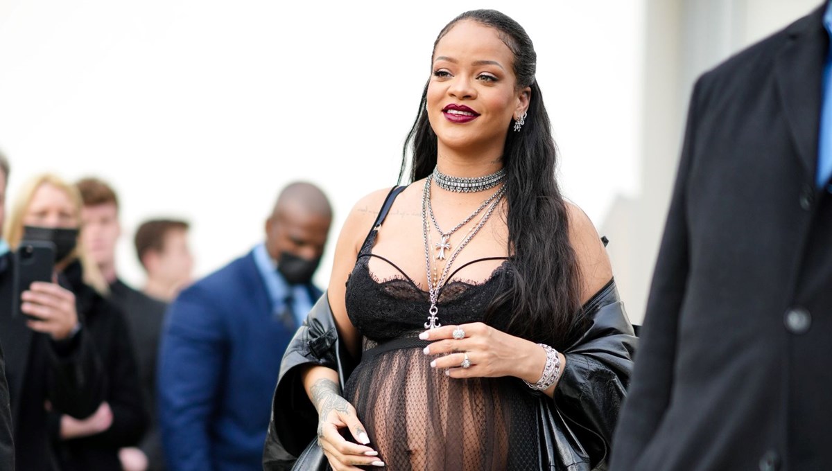 Rihanna'nın cesur hamile stili