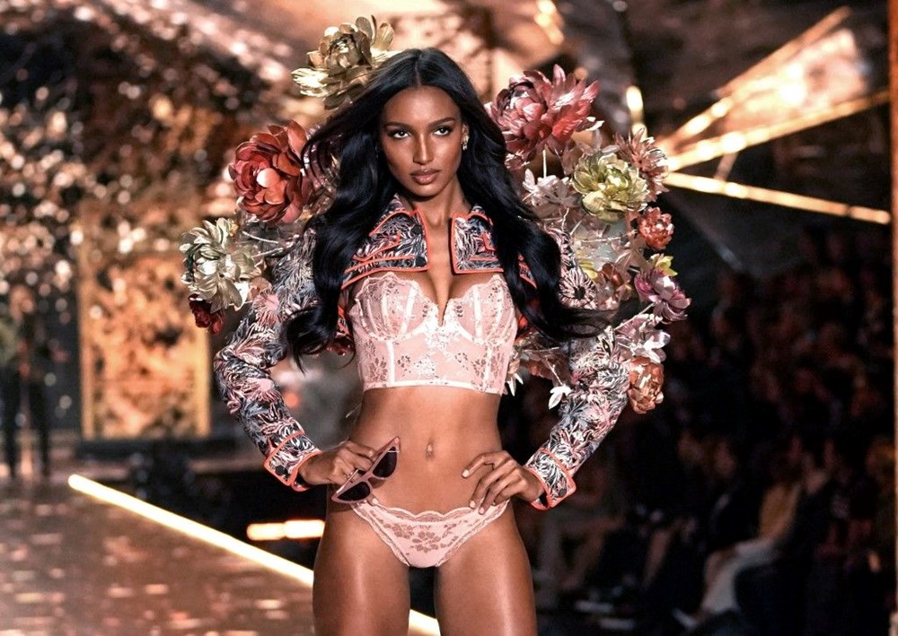 Victoria's Secret modeli Jasmine Tookes anne oluyor - 3
