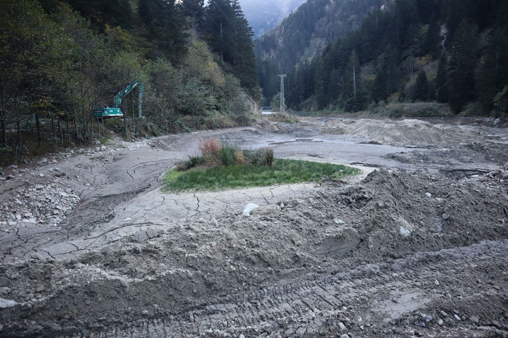 Uzungöl çamurgöl olacak | 35 metre olan su seviyesi 4 metreye düştü - 7