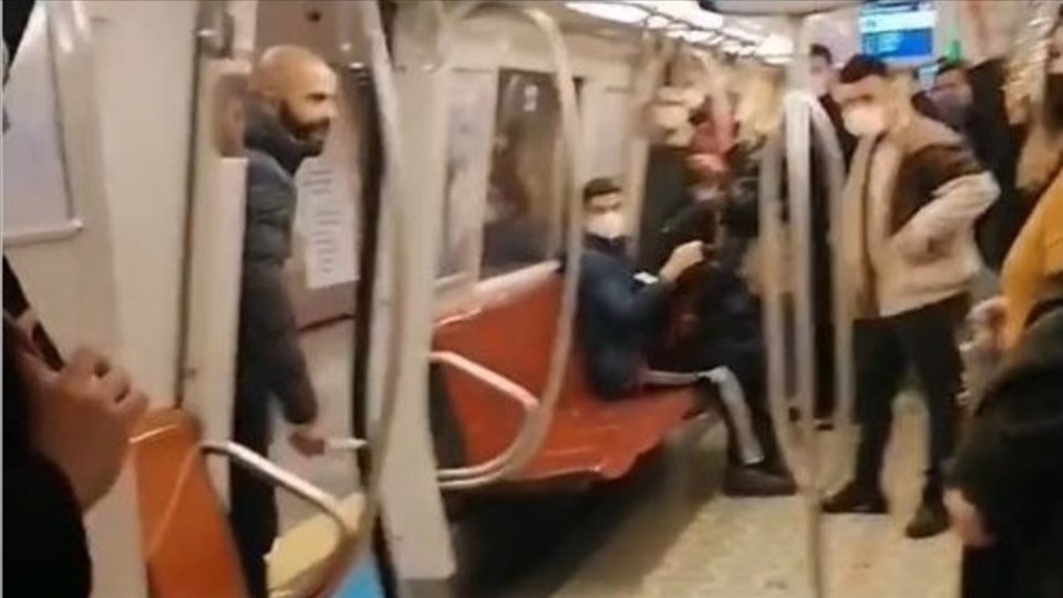 Metroda kadınlara bıçakla saldırmıştı: 11 yıllık cezanın gerekçesi açıklandı - 1