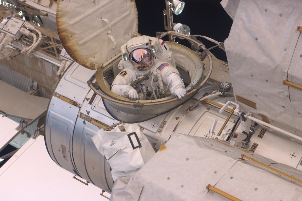 Климук космонавт. Белорусы в космосе люки открыты. Белорусы в космосе люки открыты. Корабль прогресс мс-21 и союз 25. Закрытая трансляция.