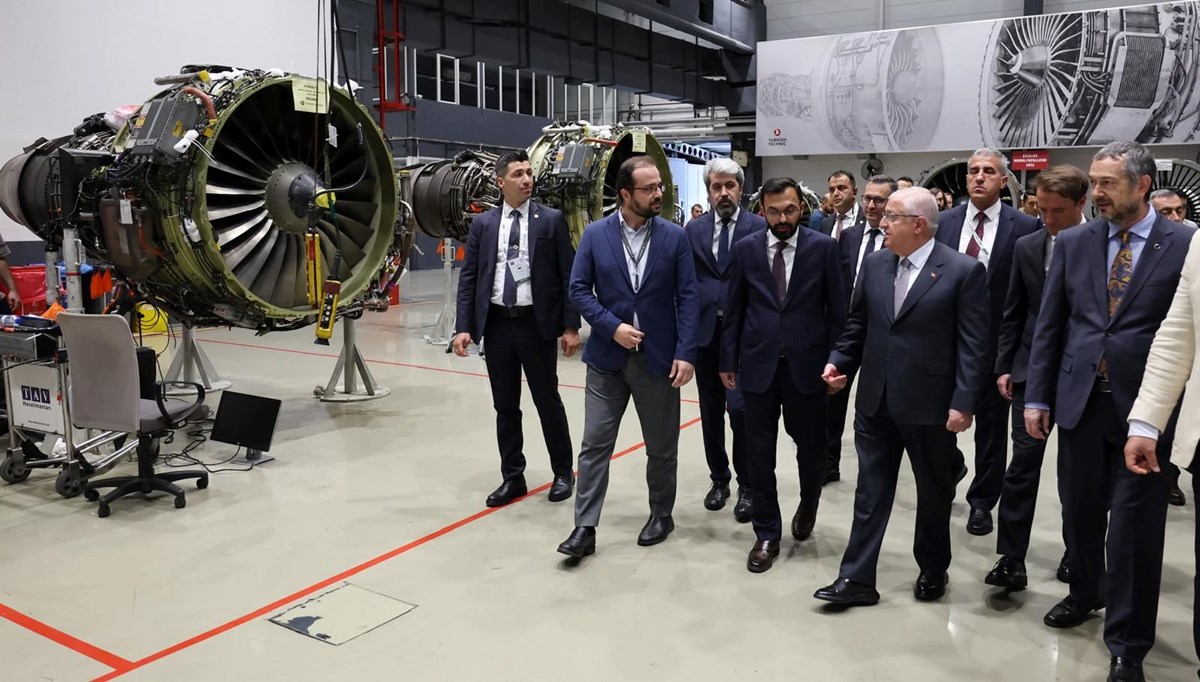 Bakan Güler, THY'yi ziyaret etti