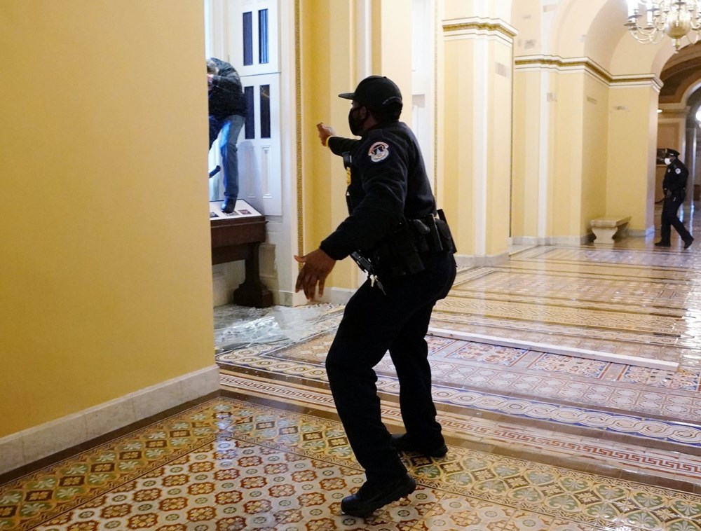 ABD Kongresi işgal altında (Kongre binasından ilk fotoğraflar) - 6
