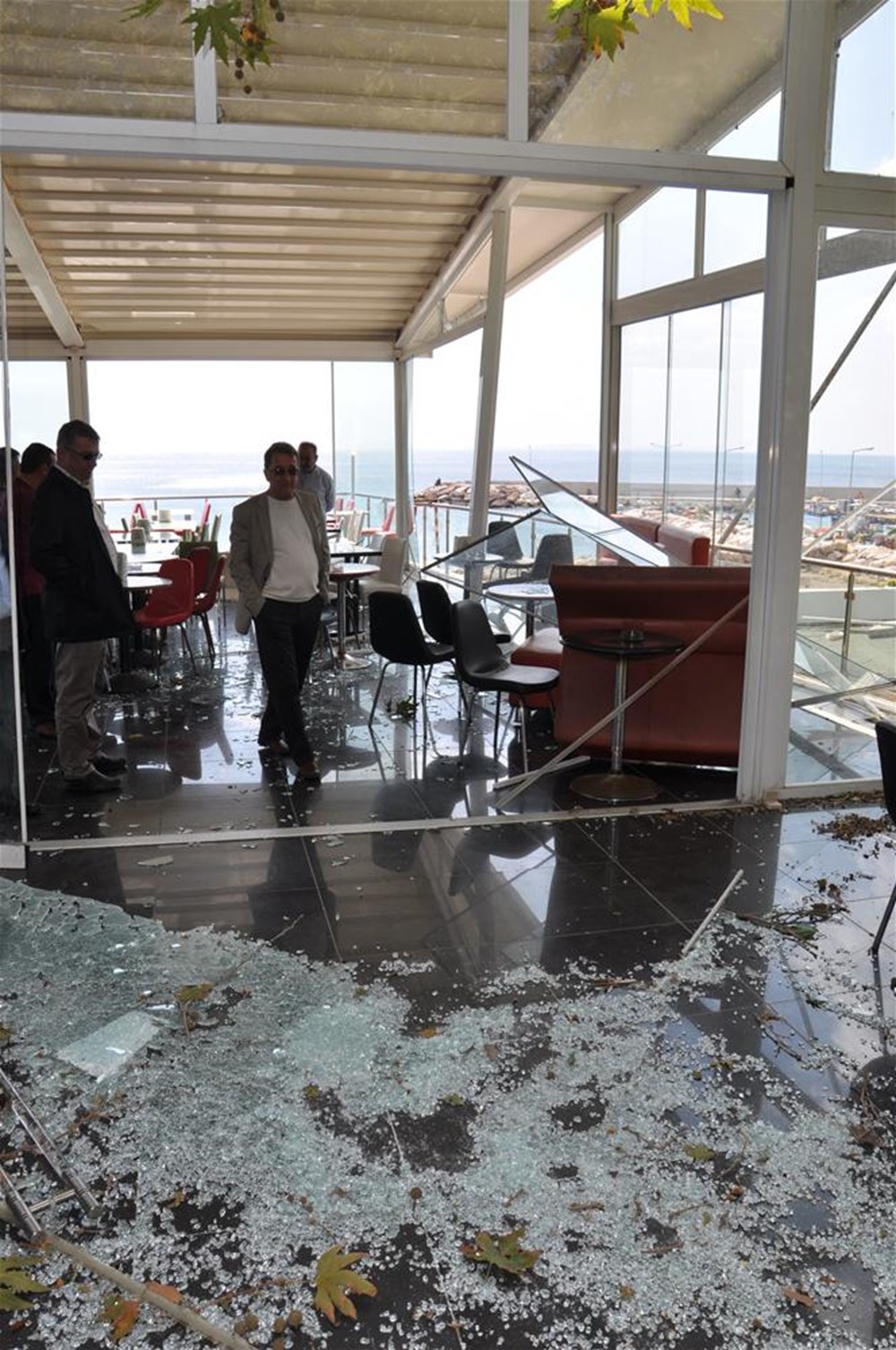 Fırtına çatıları uçurdu NTV