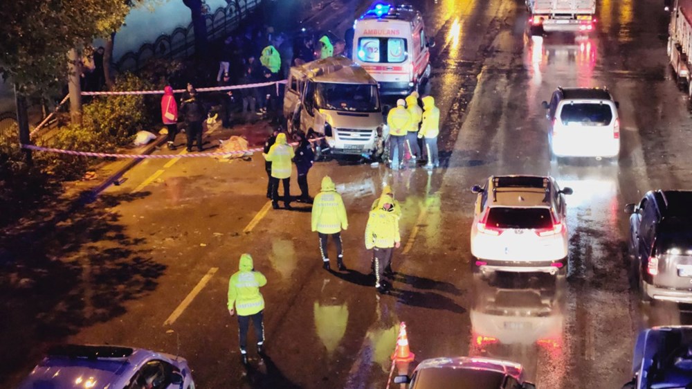 Konya'da feci kaza | Minibüs ağaca çarptı: 3 çocuk öldü, 4 kişi yaralandı - 2