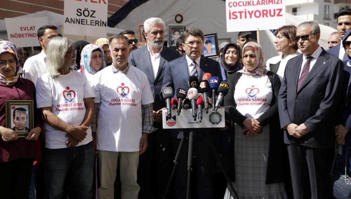 Adalet Bakanı Tunç'tan, Diyarbakır annelerine ziyaret
