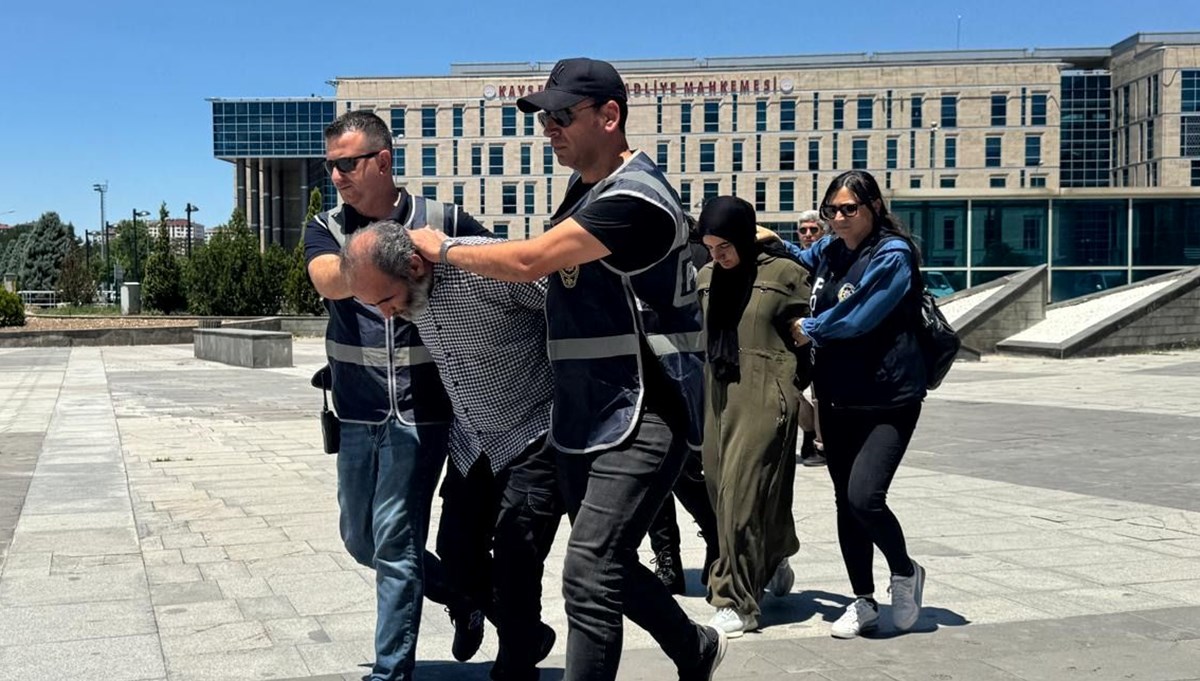 Atatürk anıtına baltalı saldırıda beklenen rapor çıktı Atatürk anıtına baltalı saldırıda beklenen rapor çıktı