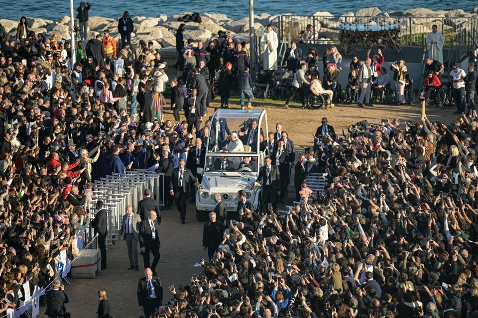 Papa Franciscus ölmeden önce "papamobil" aracını Gazzeli çocuklara bağışlamış - 1