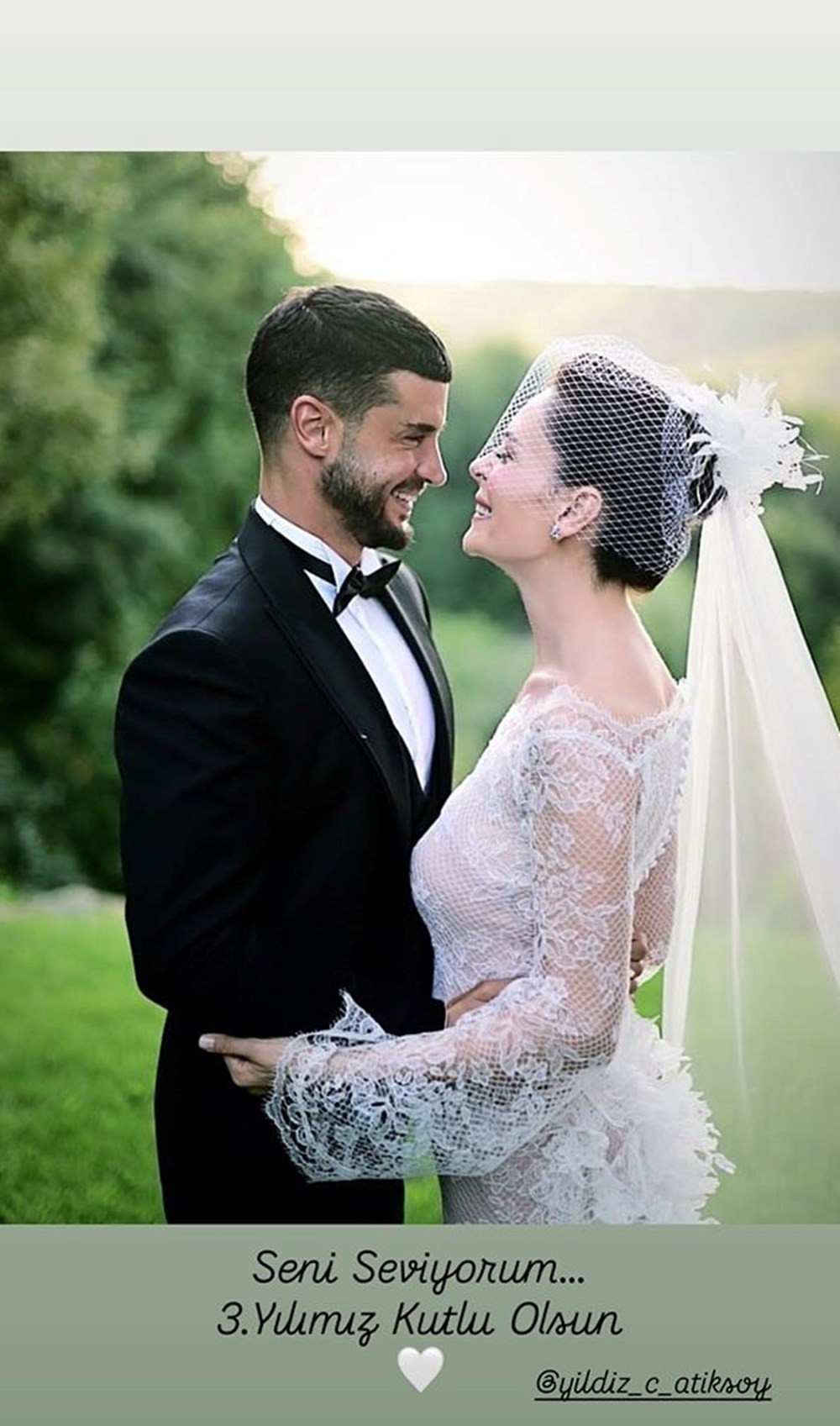Berk Oktay'dan evlilik yıl dönümünde romantik paylaşım - 5