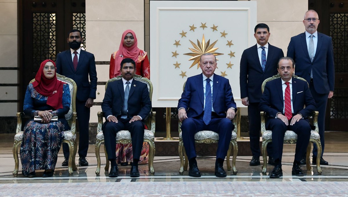 Büyükelçilerden Cumhurbaşkanı Erdoğan'a güven mektubu Büyükelçilerden Cumhurbaşkanı Erdoğan'a güven mektubu