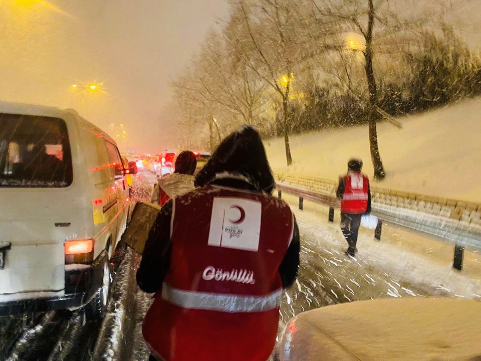 İstanbul'da kar esareti: Özel araçların trafiğe çıkışı yasaklandı - 6
