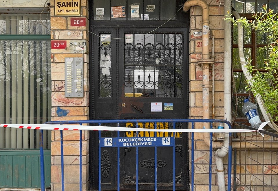 Küçükçekmece'de deprem sonrası mühürlenen 9 bina boşaltıldı - 1