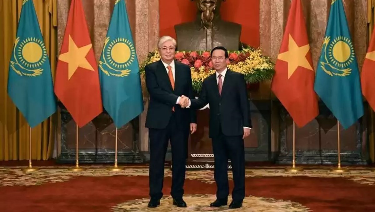 Kazakistan ve Vietnam'dan vizesiz seyahat anlaşması