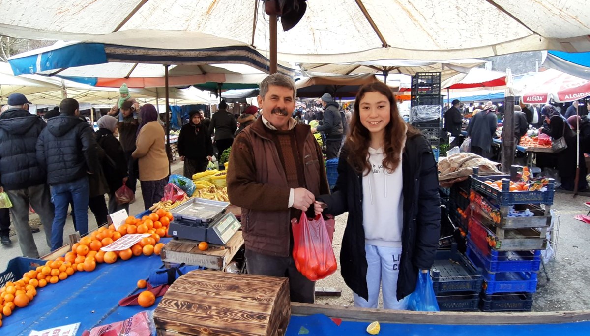 Öğrencilere ücretsiz dağıttı: