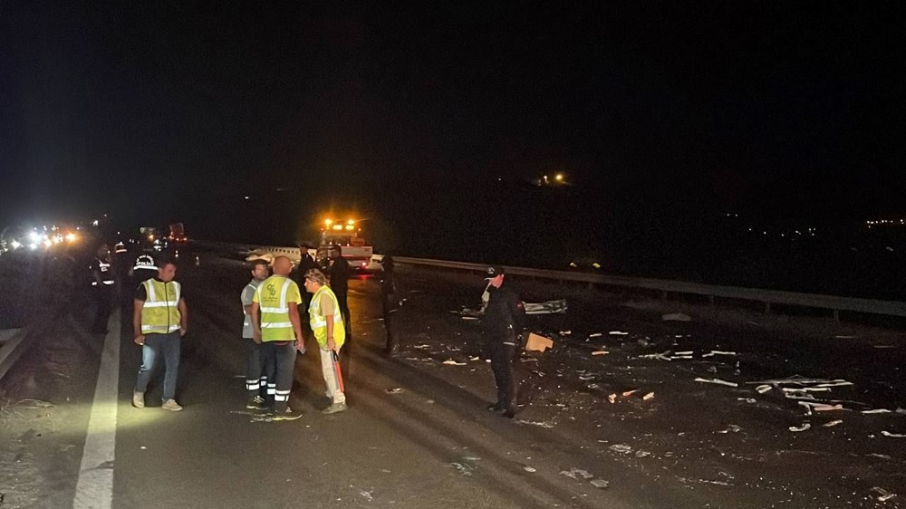 Bursa'da dinamit yüklü kamyon devrildi, İzmir güzergahı saatlerce kapalı kaldı - 1