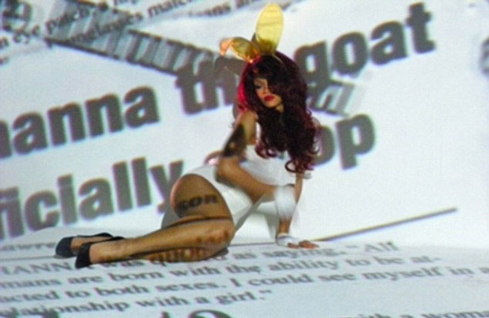 Rihanna Playboy tavşanı olursa - 1