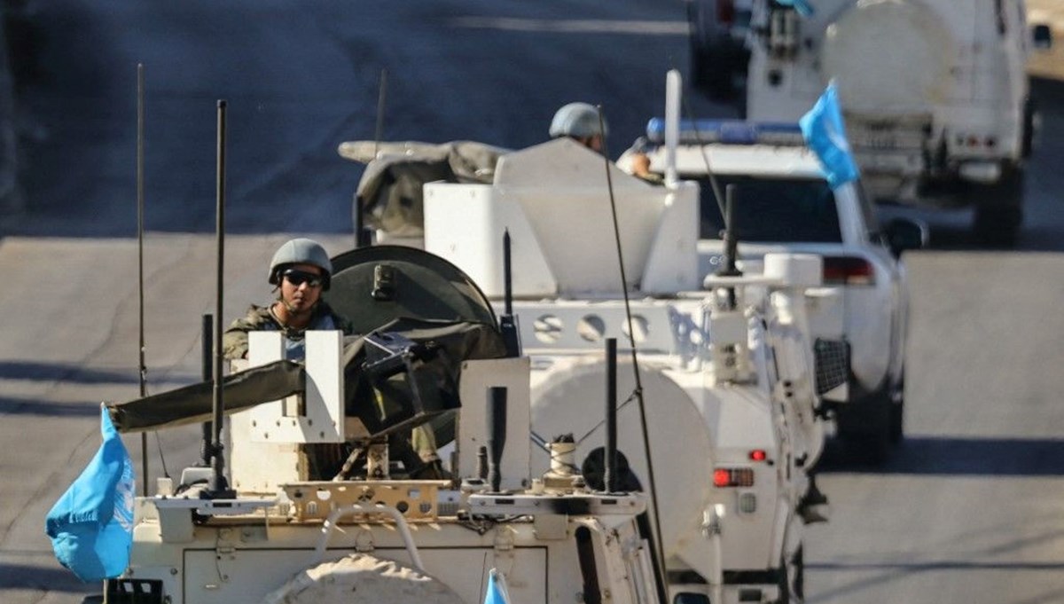 Lübnan'da son durum: İsrail tankları Birleşmiş Milletler üssüne girdi Lübnan'da son durum: İsrail tankları Birleşmiş Milletler üssüne girdi