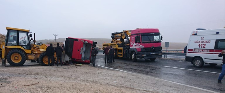 Yolcu Midibüsü Devrildi: 7 Yaralı 5