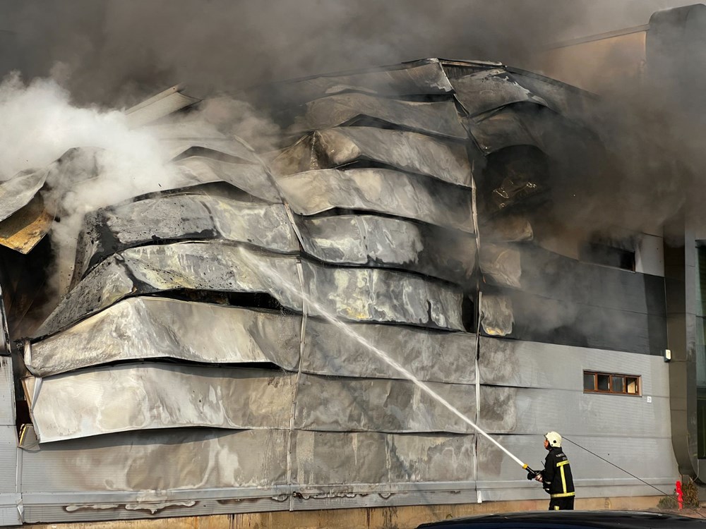 Kayseri'de mobilya fabrikasında yangın: 3 can kaybı - 2