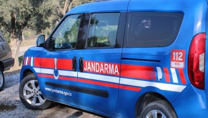 Öğretmen sokak ortasında bıçaklandı