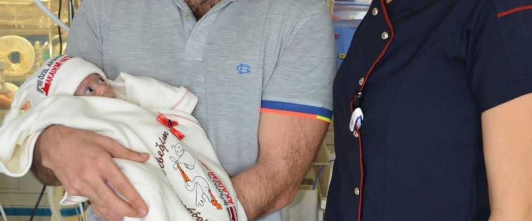 690 gram doğan bebek yoğun bakımdan taburcu oldu Sağlık