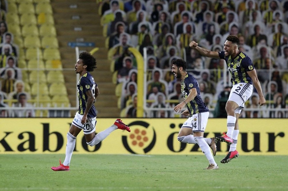 Fenerbahçe'nin eski yıldızı hastaneye kaldırıldı: Futbola veda edebilir 75 izUe2pK9T0qn18c zjCfBA