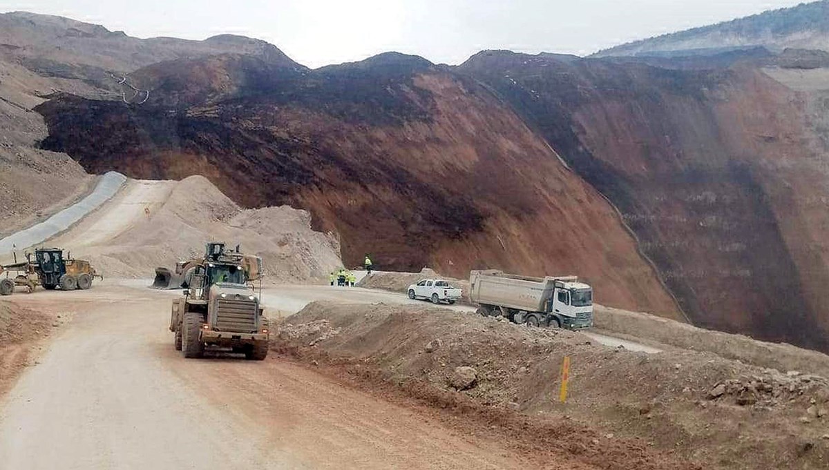 Erzincan İliç’te altın madeni faciası | İşçilerden 5'i konteynerde, 3'ü araçta, 1'i kamyonda Erzincan İliç’te altın madeni faciası | İşçilerden 5'i konteynerde, 3'ü araçta, 1'i kamyonda
