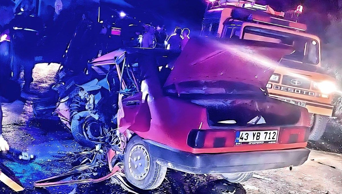 Kütahya’da iki otomobil kafa kafaya çarpıştı: 1 ölü, 1 yaralı Kütahya’da iki otomobil kafa kafaya çarpıştı: 1 ölü, 1 yaralı