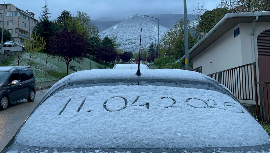 Gece boyunca kar yağdı: Nisan ayına bir il beyaza büründü