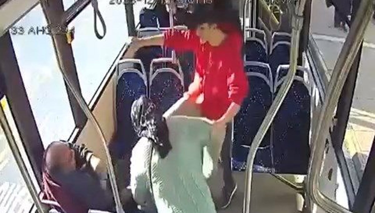 Otobüsteki vahşet görüntüleriyle tanınmıştı: Yaşlı adamın ölümünde aile, okul müdürünü suçladı Otobüsteki vahşet görüntüleriyle tanınmıştı: Yaşlı adamın ölümünde aile, okul müdürünü suçladı