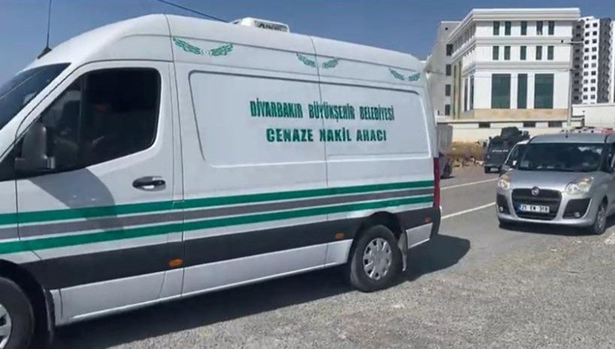 Cenaze aileye teslim edildi: Küçük Narin köyünde defnedilecek Cenaze aileye teslim edildi: Küçük Narin köyünde defnedilecek